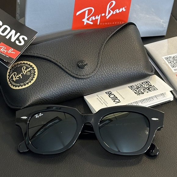 LIKE NEW Ray-Ban State Street Black RB2186 Green Lens Sunglasses - Picture 3 of 16